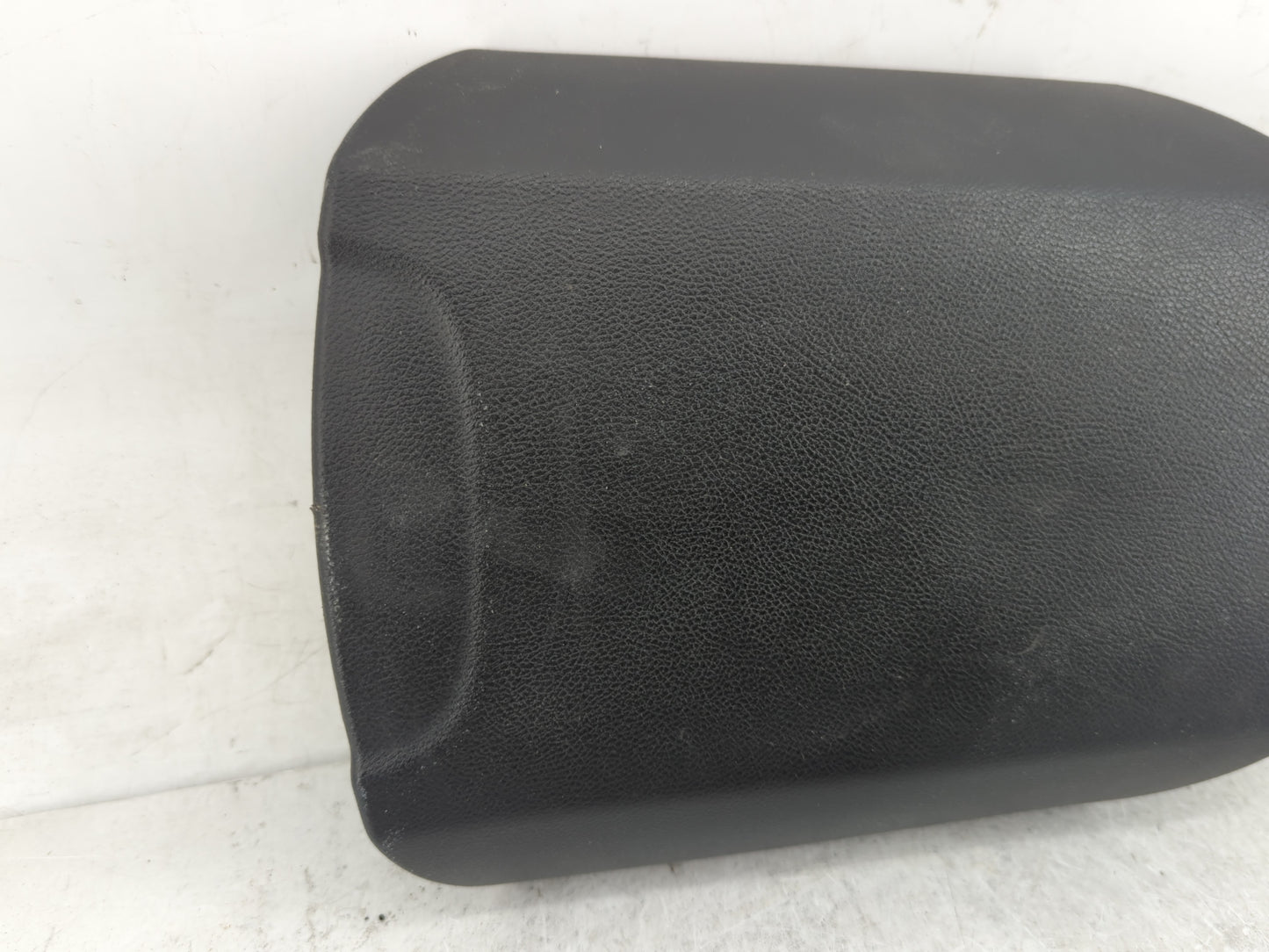2015 Chevrolet Camaro Center Console Armrest Cover Lid Fits OEM Used Auto Parts - Oemusedautoparts1.com