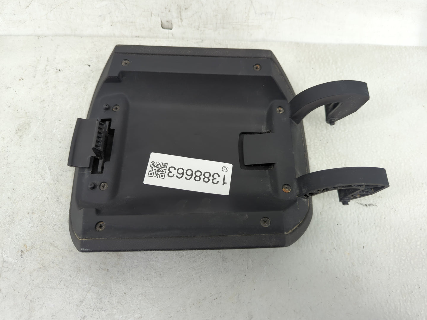 2015 Chevrolet Camaro Center Console Armrest Cover Lid Fits OEM Used Auto Parts - Oemusedautoparts1.com