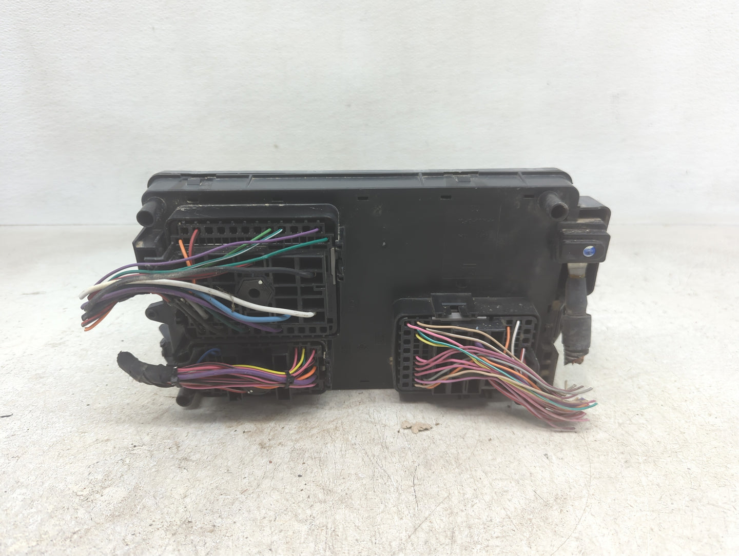 2012-2015 Chevrolet Camaro Fusebox Fuse Box Panel Relay Module P/N:22760636 Fits Fits 2012 2013 2014 2015 OEM Used Auto Part