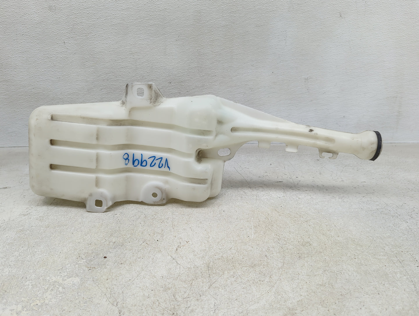 2010-2015 Chevrolet Camaro Windshield Washer Fluid Reservoir Bottle Oem - Oemusedautoparts1.com