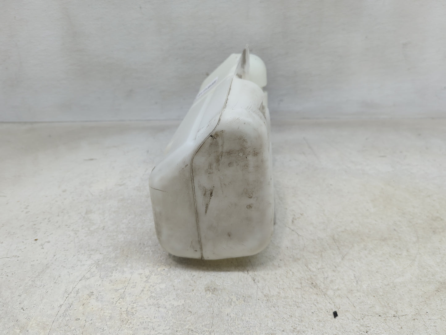 2010-2015 Chevrolet Camaro Windshield Washer Fluid Reservoir Bottle Oem - Oemusedautoparts1.com