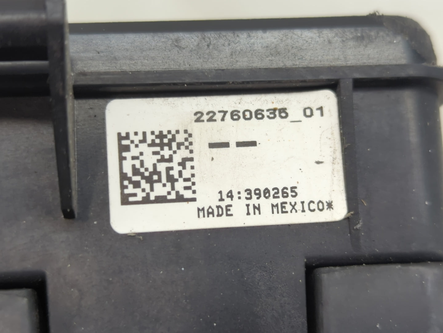 2012-2015 Chevrolet Camaro Fusebox Fuse Box Panel Relay Module P/N:22760635 Fits Fits 2012 2013 2014 2015 OEM Used Auto Part