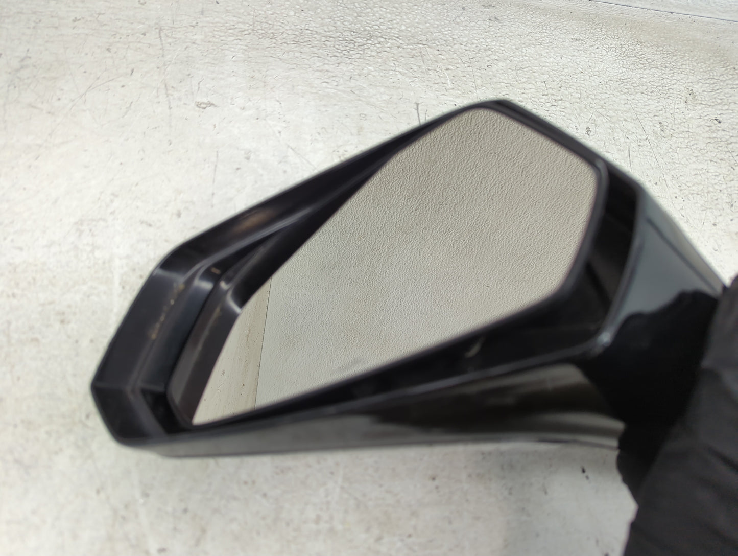 2010-2015 Chevrolet Camaro Driver Side View Mirror - Left Door Mirror OEM Used - Oemusedautoparts1.com