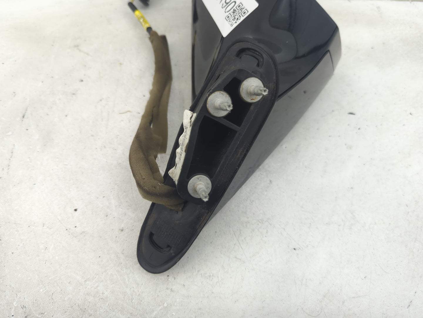 2010-2015 Chevrolet Camaro Driver Side View Mirror - Left Door Mirror OEM Used - Oemusedautoparts1.com
