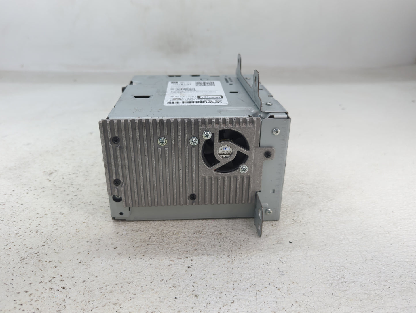 2015 Chevrolet Camaro Radio AM FM Cd Player Receiver Replacement P/N:2GC 035 869 Fits Fits 2016 OEM Used Auto Parts - Oemuse