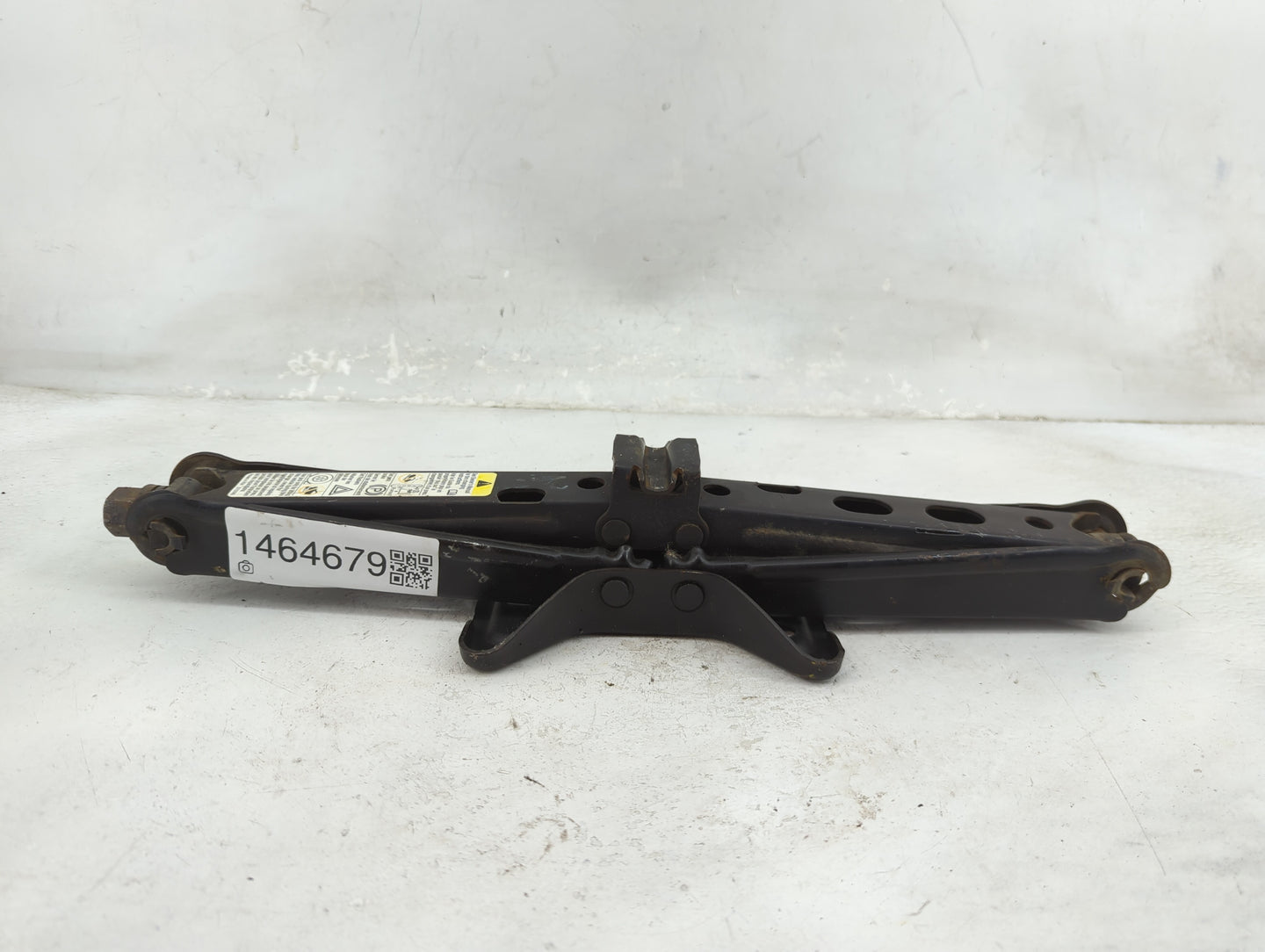 2015 Chevrolet Camaro Spare Scissor Car Jack - Oemusedautoparts1.com