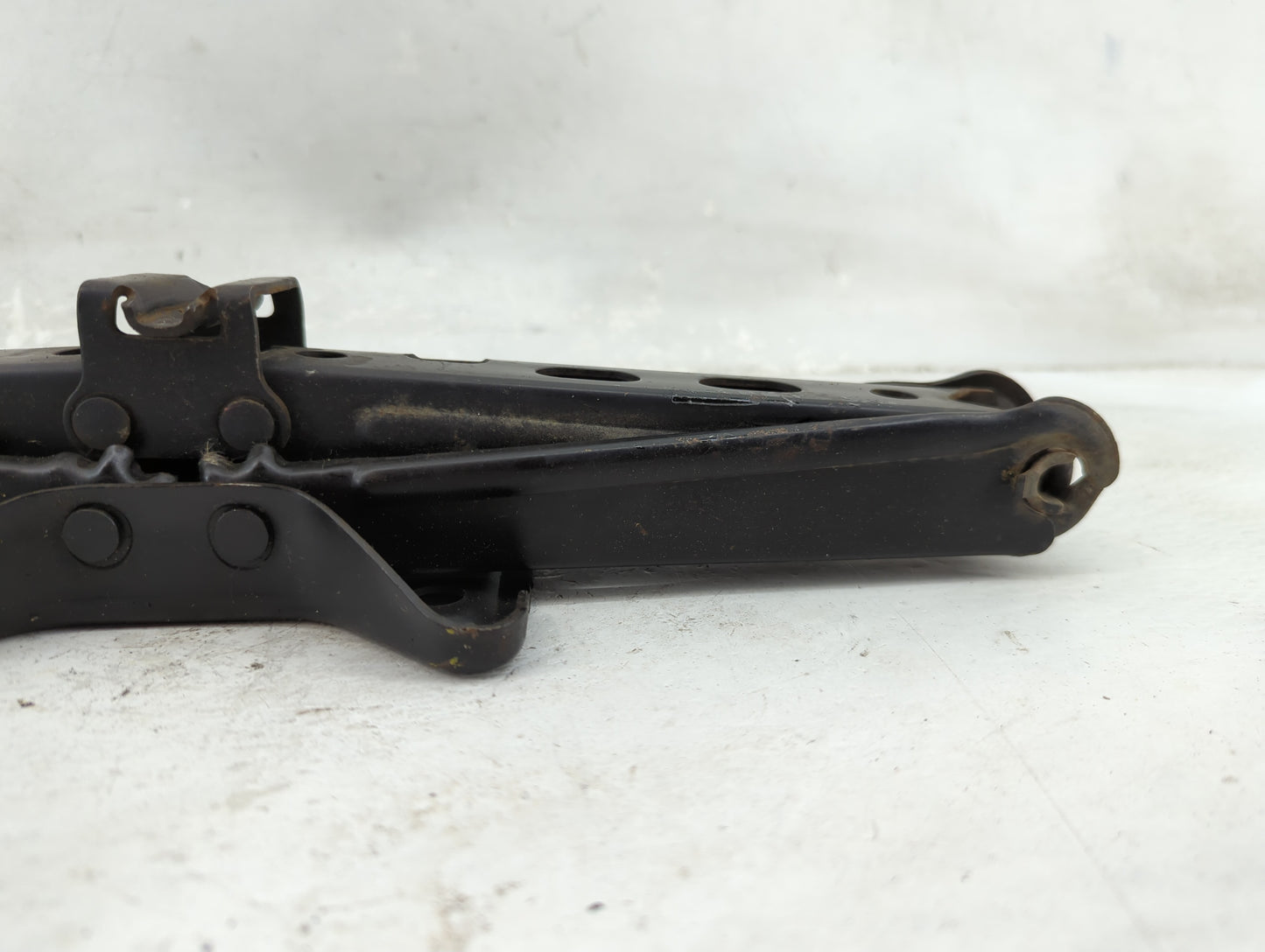 2015 Chevrolet Camaro Spare Scissor Car Jack - Oemusedautoparts1.com