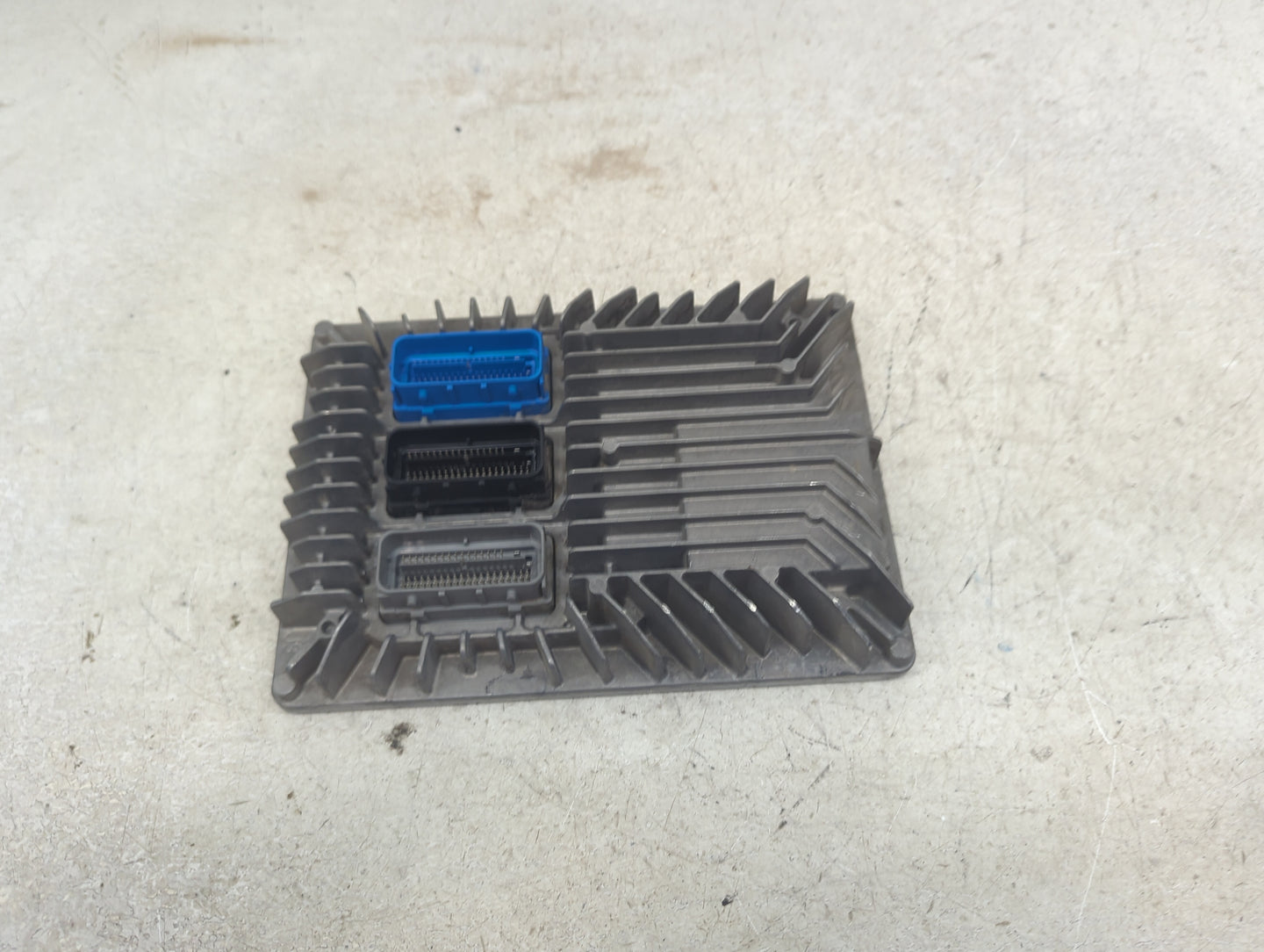 2013-2015 Chevrolet Camaro PCM Engine Control Computer ECU ECM PCU OEM P/N:12654752 12653998 Fits Fits 2013 2014 2015 2016 O