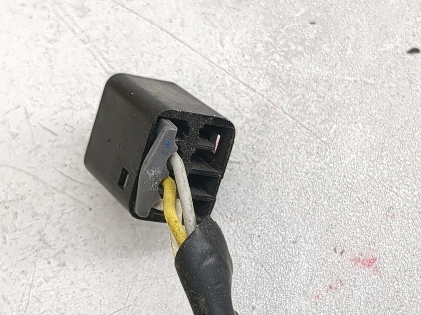2010-2015 Chevrolet Camaro Driver Side View Mirror - Left Door Mirror OEM Used - Oemusedautoparts1.com