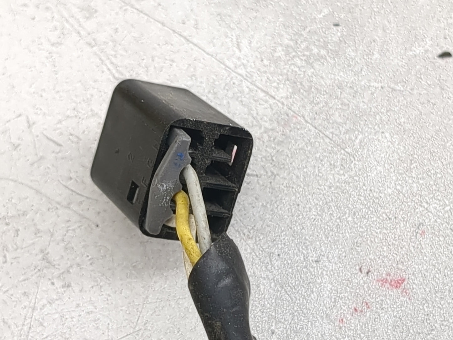 2010-2015 Chevrolet Camaro Driver Side View Mirror - Left Door Mirror OEM Used - Oemusedautoparts1.com