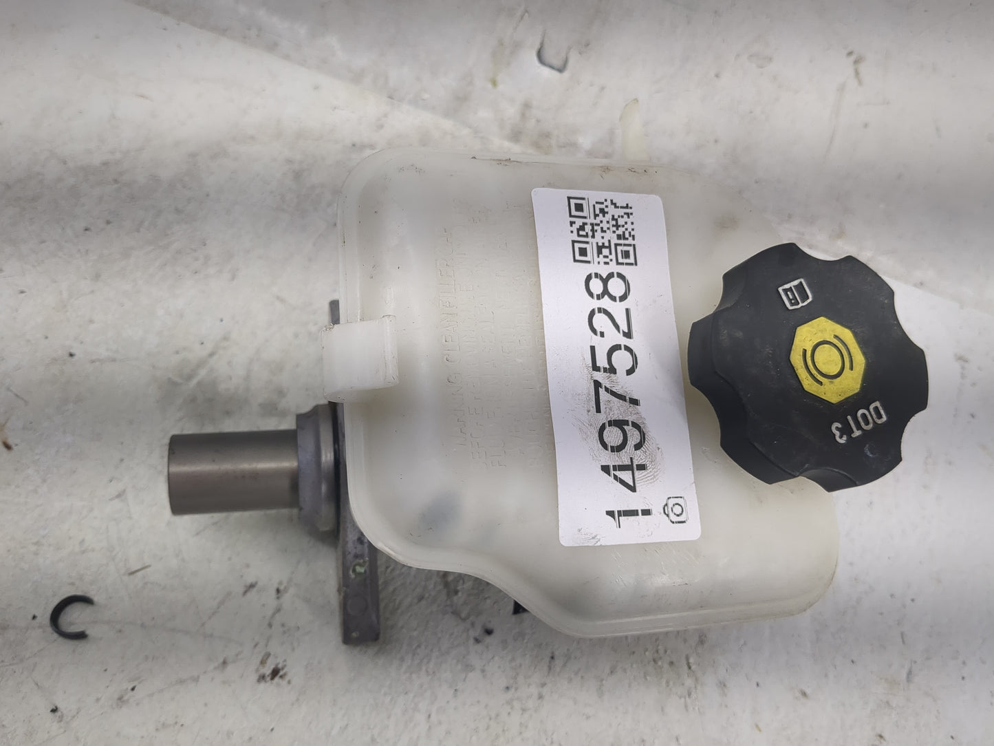 2012-2015 Chevrolet Camaro Brake Master Cylinder 1497528 - Oemusedautoparts1.com