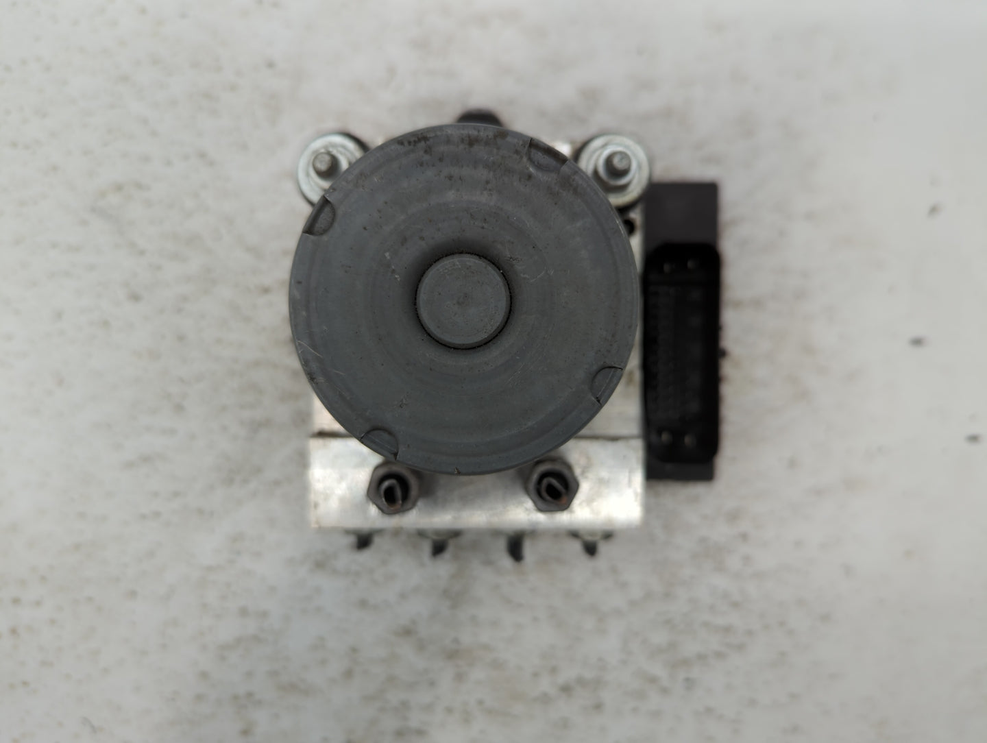 2012-2015 Chevrolet Camaro ABS Pump Control Module Replacement P/N:22914251 22914250, 22873642 Fits Fits 2012 2013 2014 2015