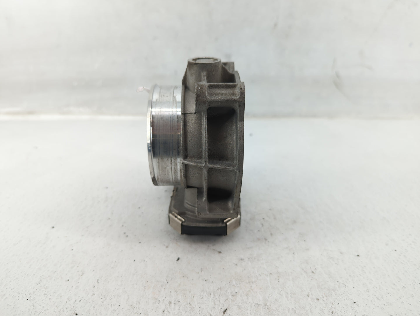 2015 Chevrolet Camaro Throttle Body P/N:12632172BA Fits OEM Used Auto Parts - Oemusedautoparts1.com