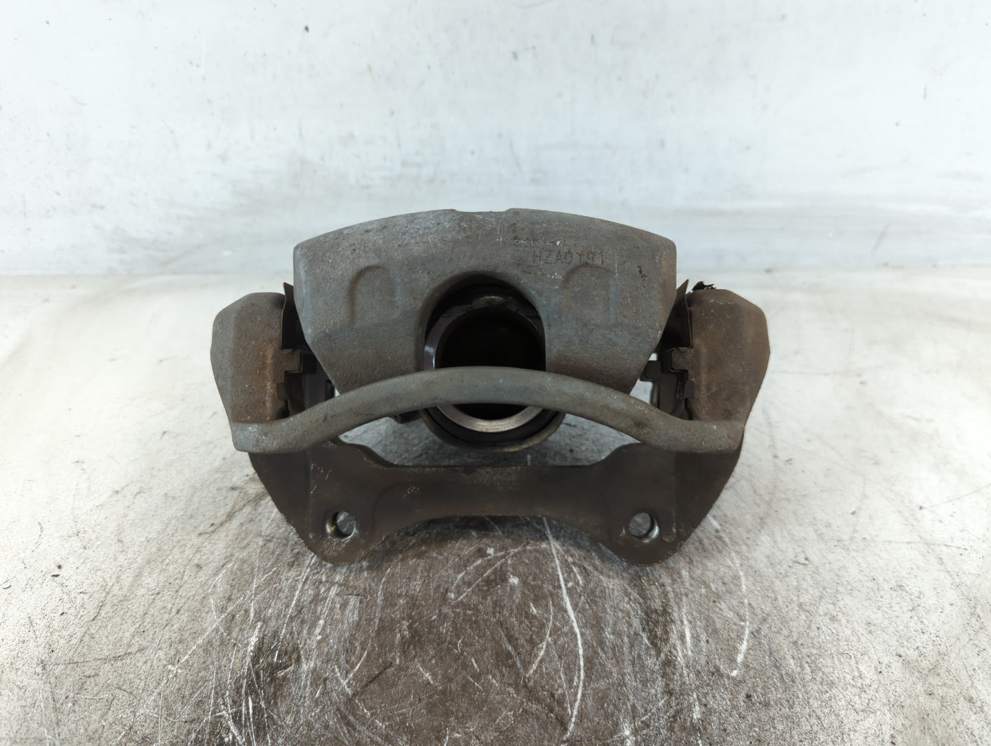 2010-2015 Chevrolet Camaro Front Driver Left Brake Caliper - Oemusedautoparts1.com