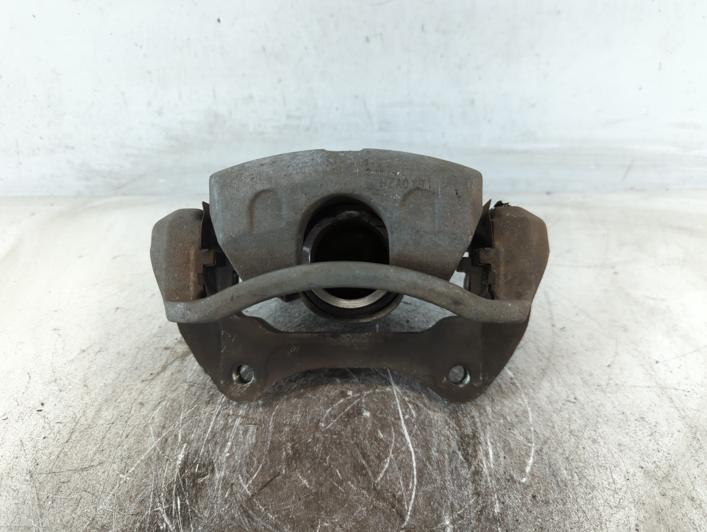 2010-2015 Chevrolet Camaro Front Driver Left Brake Caliper - Oemusedautoparts1.com