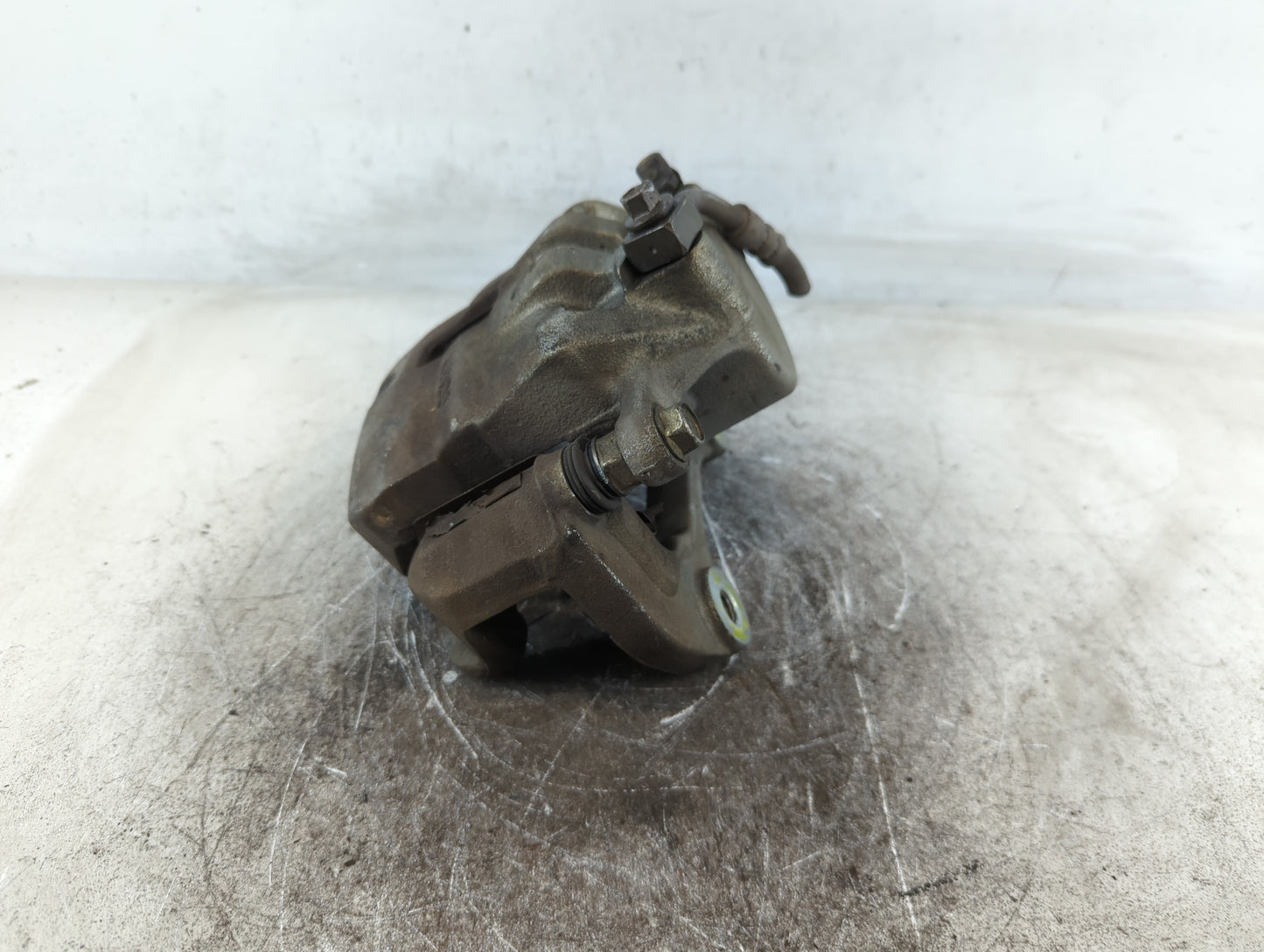 2010-2015 Chevrolet Camaro Front Driver Left Brake Caliper - Oemusedautoparts1.com
