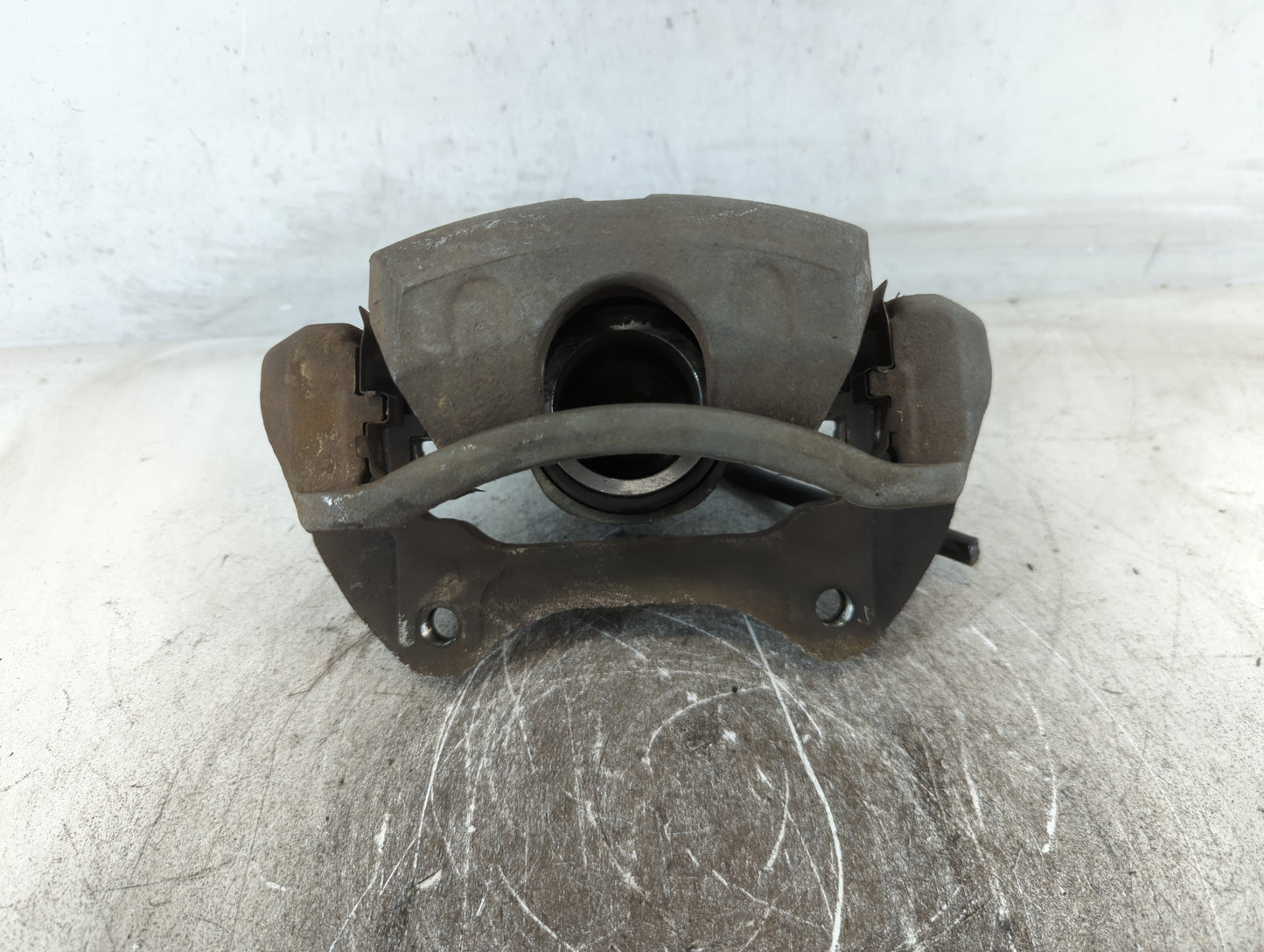 2010-2015 Chevrolet Camaro Front Driver Left Brake Caliper - Oemusedautoparts1.com