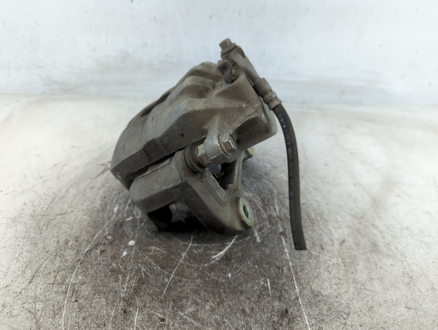 2010-2015 Chevrolet Camaro Front Driver Left Brake Caliper - Oemusedautoparts1.com