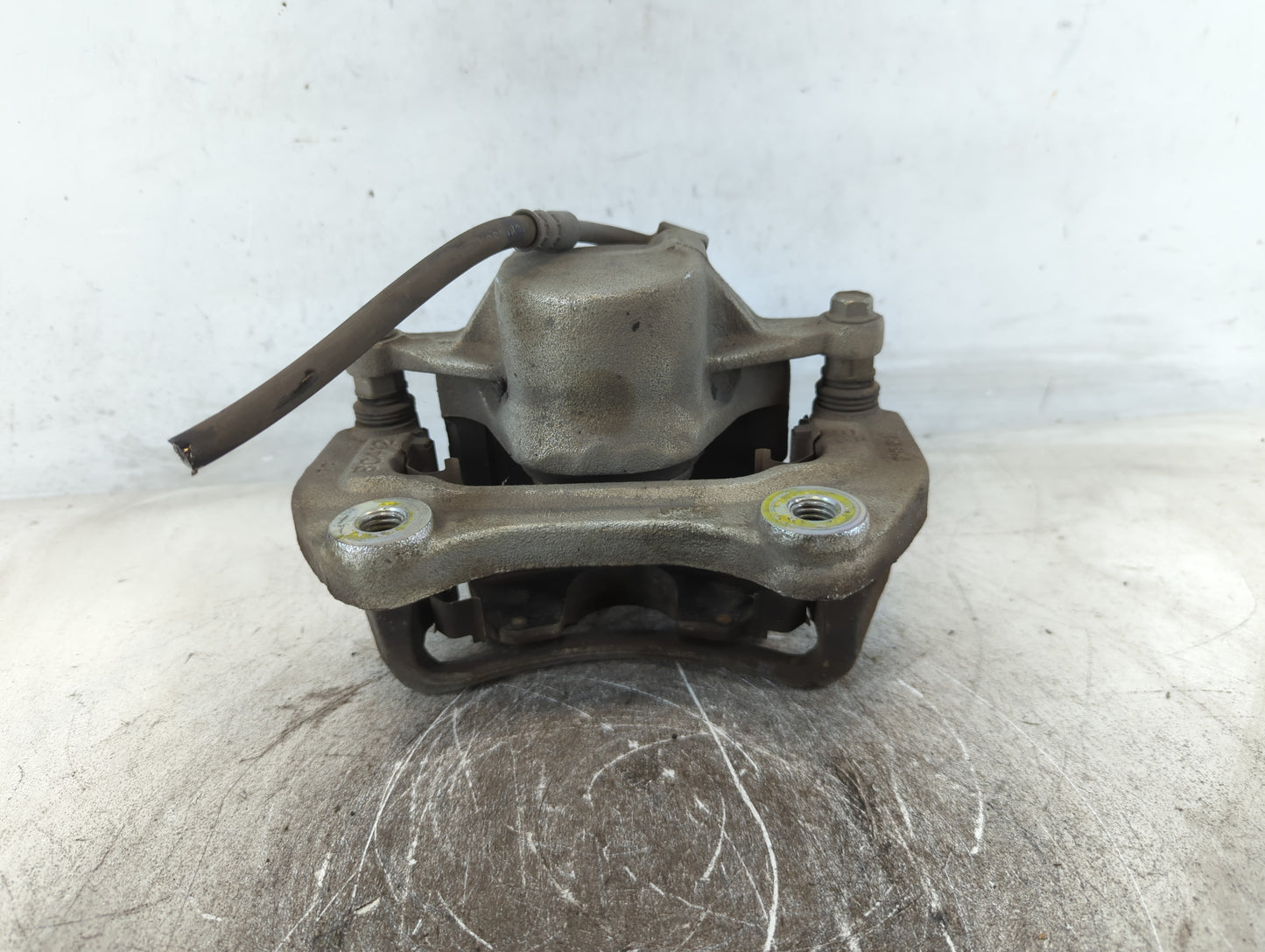2010-2015 Chevrolet Camaro Front Driver Left Brake Caliper - Oemusedautoparts1.com
