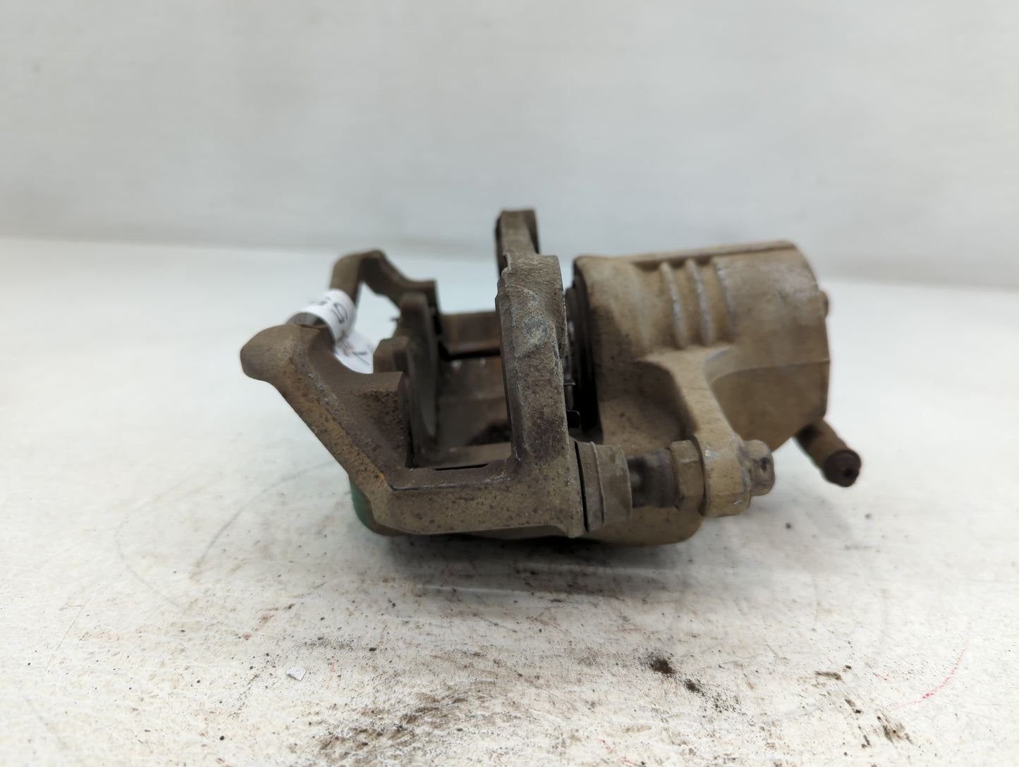 2010-2015 Chevrolet Camaro Front Driver Left Brake Caliper - Oemusedautoparts1.com