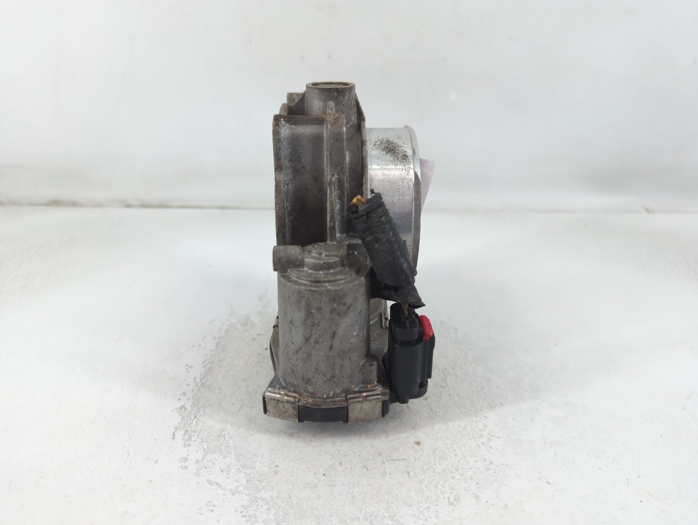 2012-2015 Chevrolet Camaro Throttle Body P/N:12670981AA Fits Fits 2012 2013 2014 2015 2016 2017 2018 2019 2020 2021 2022 OEM