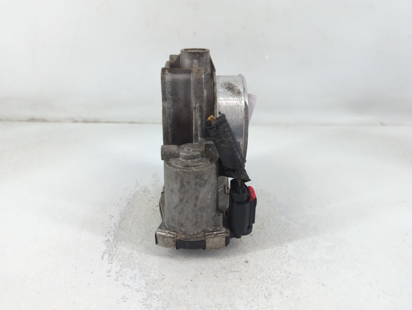 2012-2015 Chevrolet Camaro Throttle Body P/N:12670981AA Fits Fits 2012 2013 2014 2015 2016 2017 2018 2019 2020 2021 2022 OEM