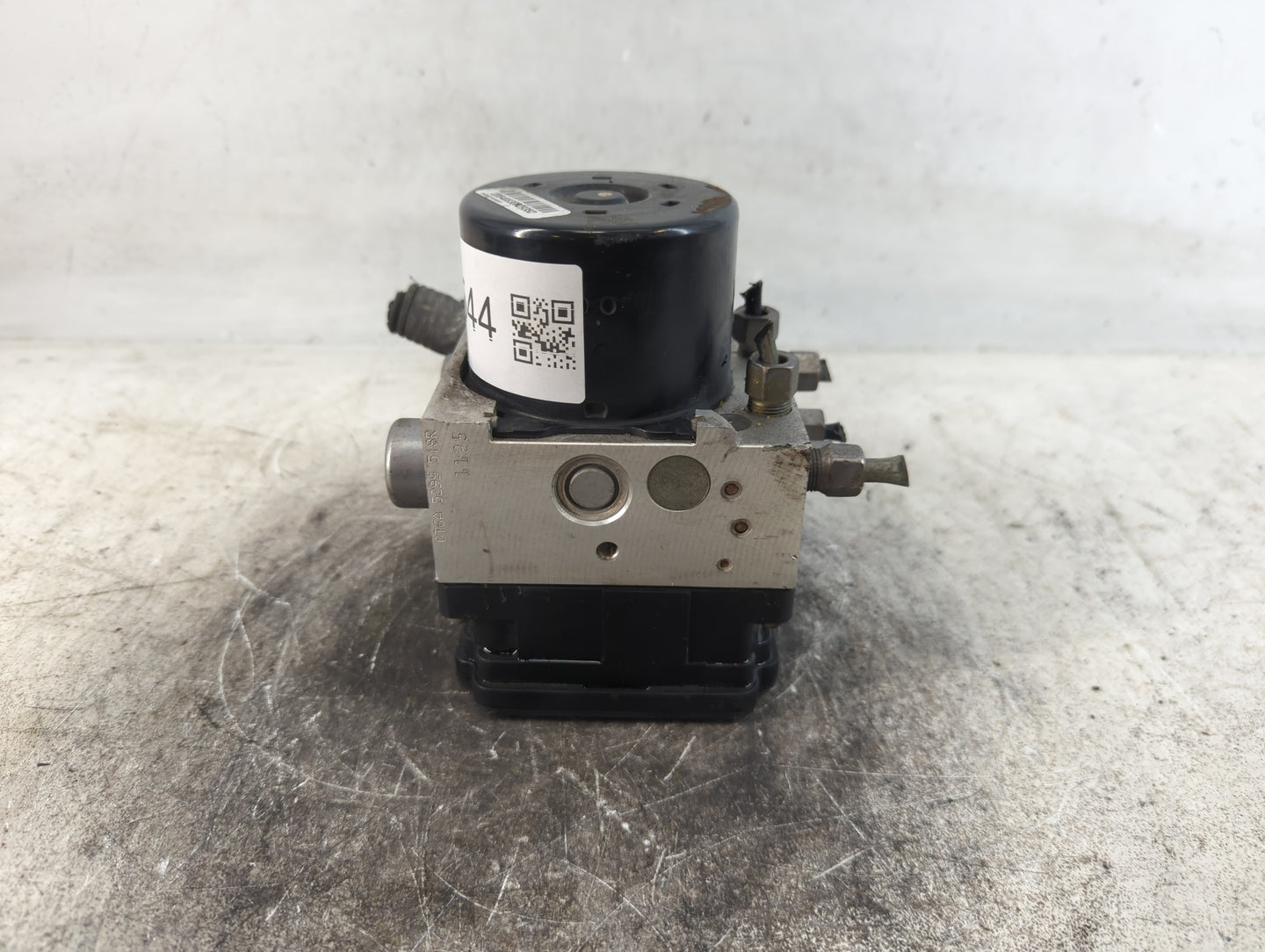 2012-2015 Chevrolet Camaro ABS Pump Control Module Replacement P/N:P04779492AE Fits Fits 2012 2013 2014 2015 OEM Used Auto P