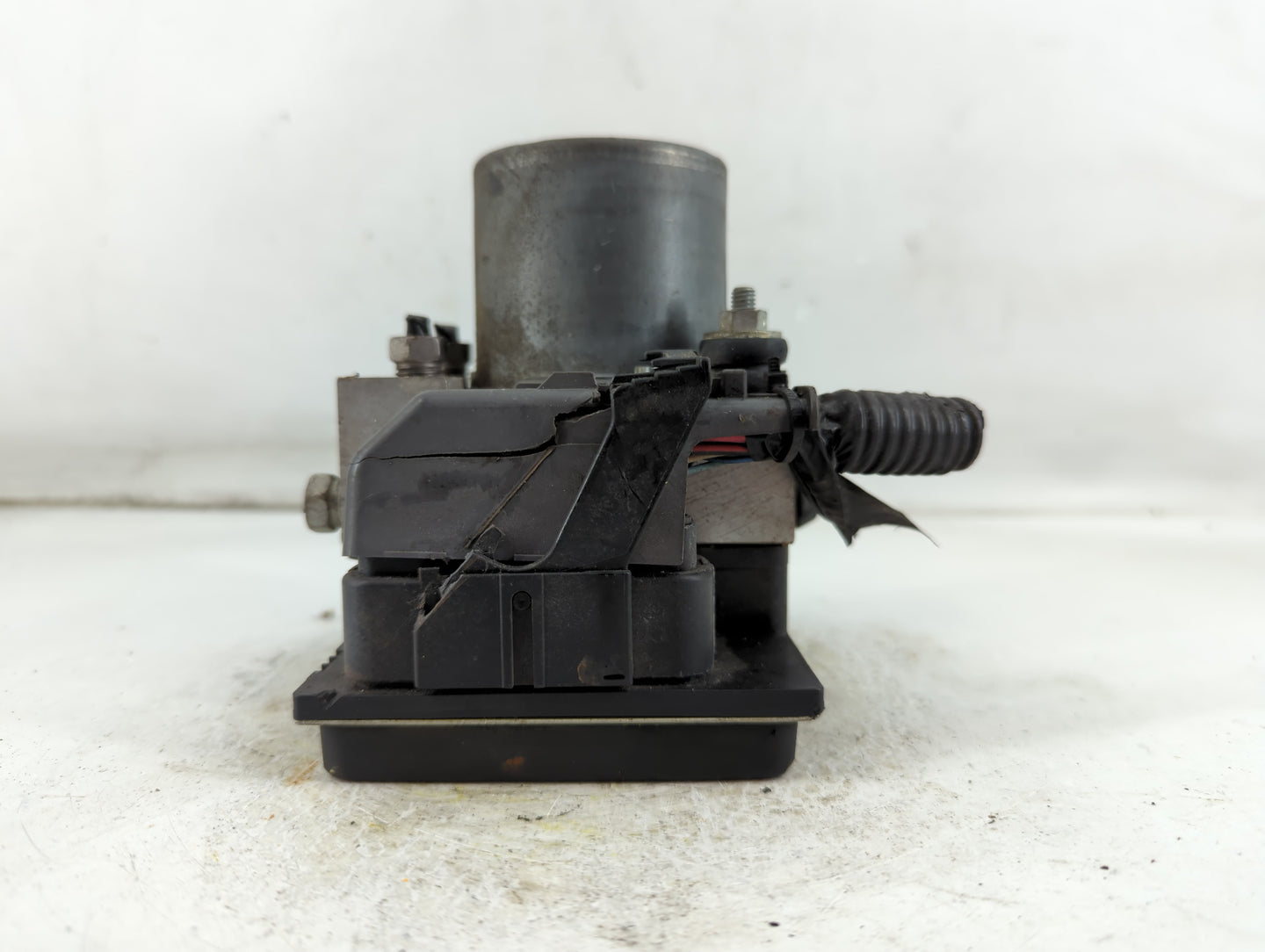 2012-2015 Chevrolet Camaro ABS Pump Control Module Replacement P/N:22914251 Fits Fits 2012 2013 2014 2015 OEM Used Auto Part