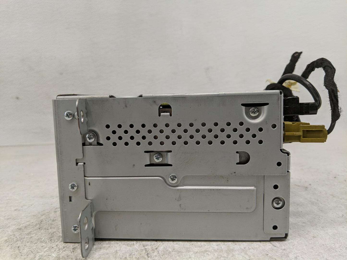 2015 Chevrolet Caprice Radio AM FM Cd Player Receiver Replacement P/N:23476254 Fits OEM Used Auto Parts - Oemusedautoparts1.