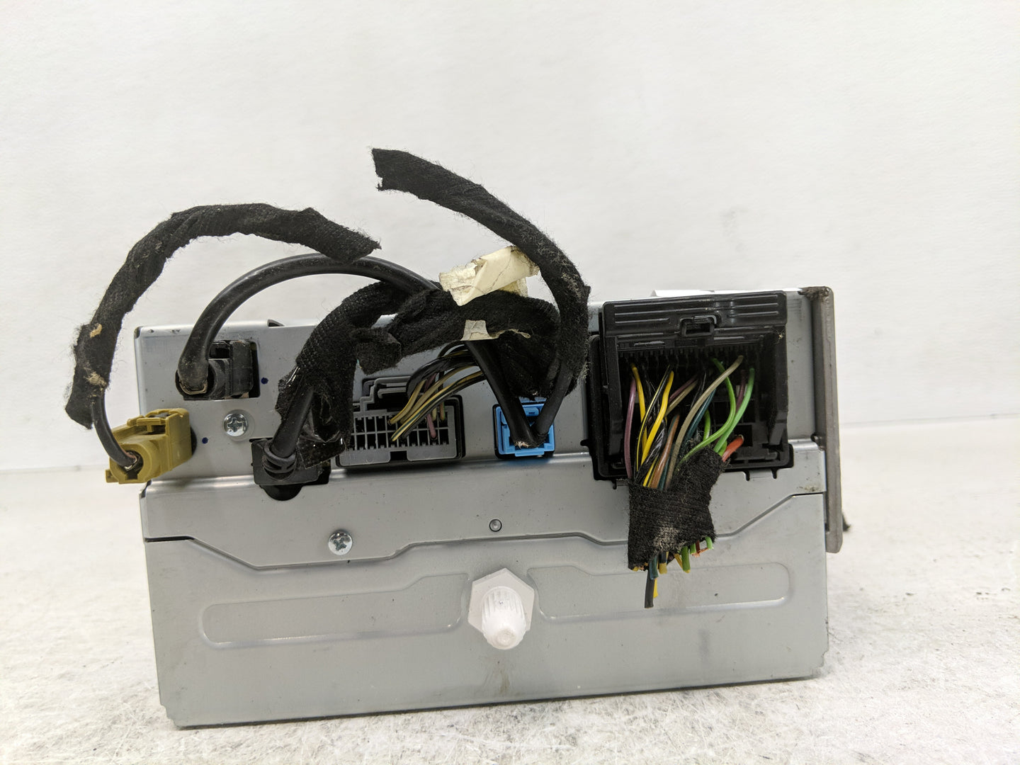 2015 Chevrolet Caprice Radio AM FM Cd Player Receiver Replacement P/N:23476254 Fits OEM Used Auto Parts - Oemusedautoparts1.