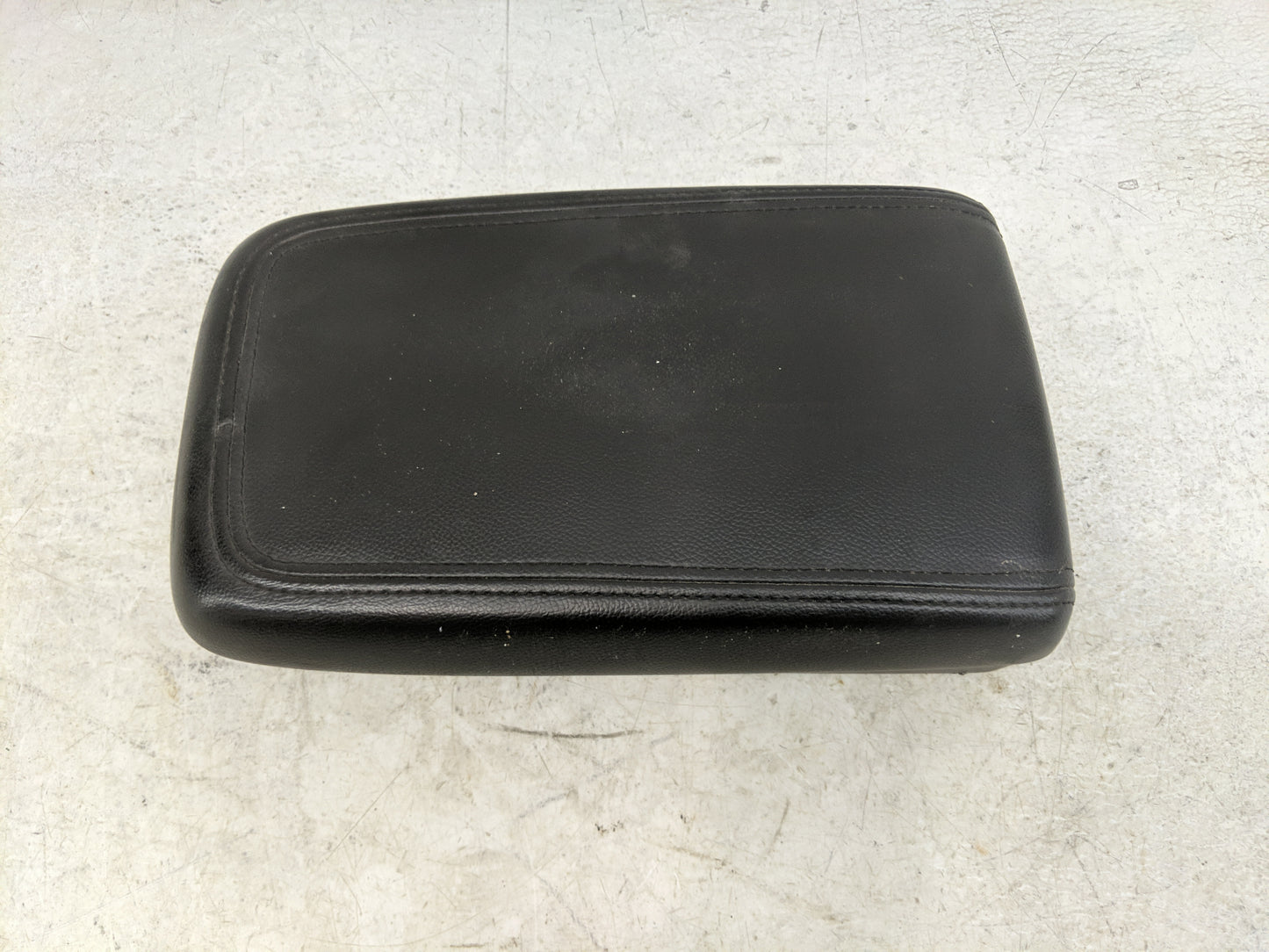 2015 Chevrolet Captiva Sport Center Console Armrest Cover Lid Fits OEM Used Auto Parts - Oemusedautoparts1.com