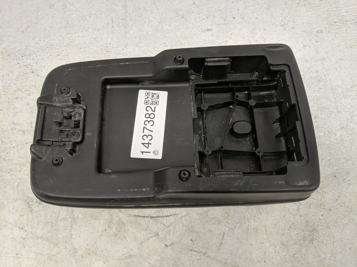 2012-2015 Chevrolet Captiva Sport Center Console Armrest Cover Lid Fits Fits 2012 2013 2014 2015 OEM Used Auto Parts - Oemus