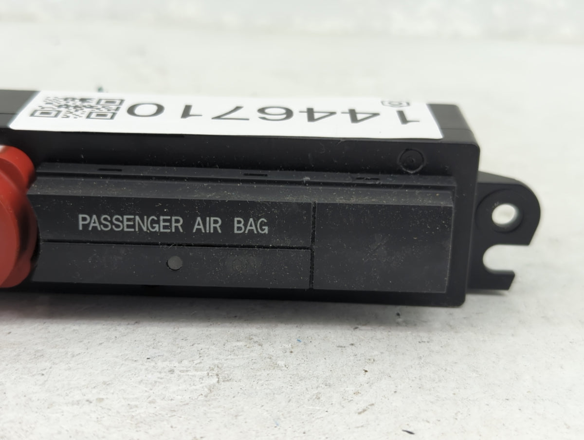 2015 Chevrolet Captiva Sport Hazard Switch F333|20787627-120905 - Oemusedautoparts1.com