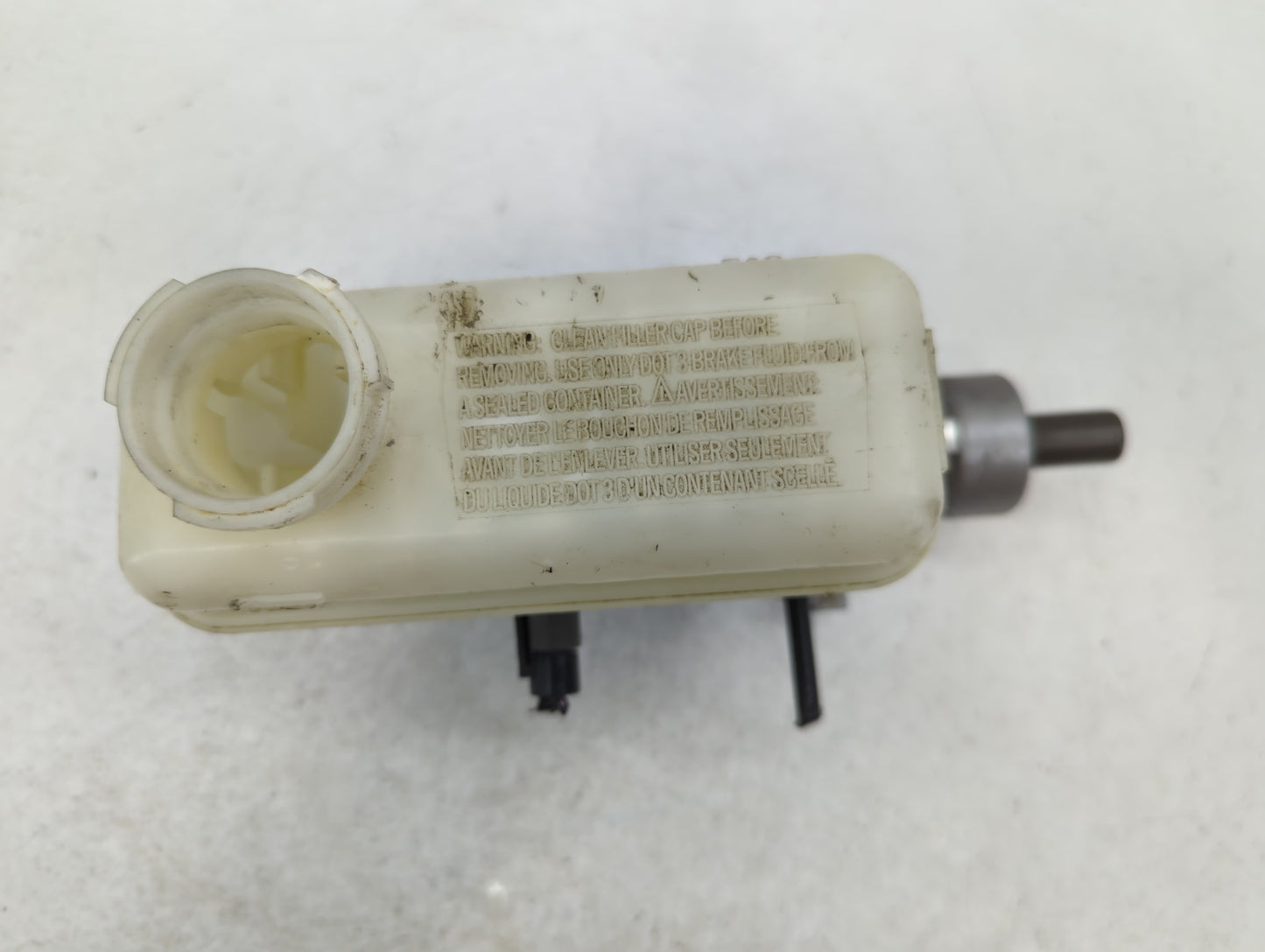 2013-2015 Chevrolet Captiva Sport Brake Master Cylinder 608772 - Oemusedautoparts1.com