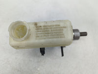 2013-2015 Chevrolet Captiva Sport Brake Master Cylinder 608772 - Oemusedautoparts1.com