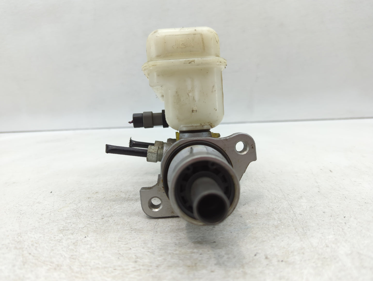 2013-2015 Chevrolet Captiva Sport Brake Master Cylinder - Oemusedautoparts1.com