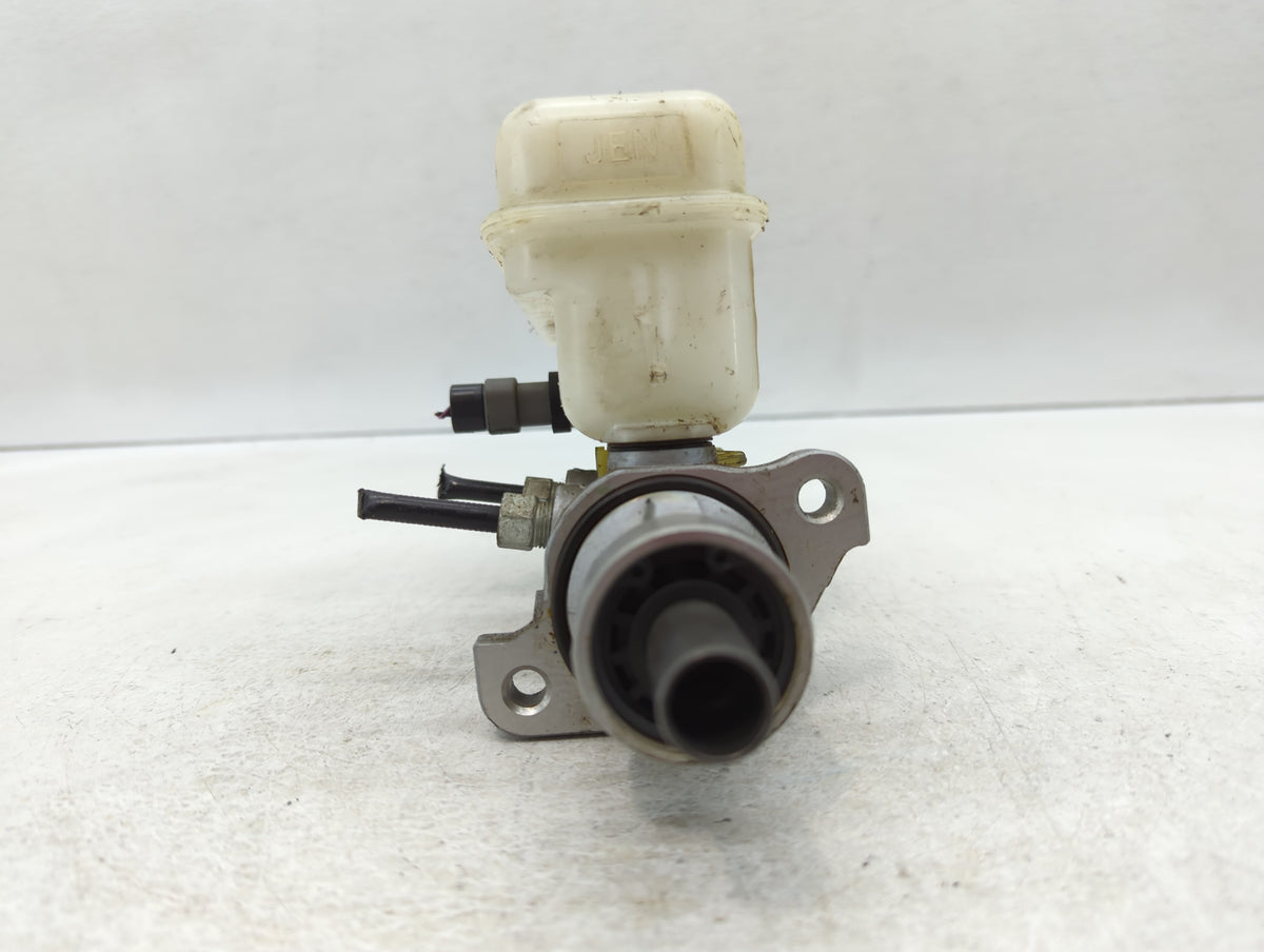 2013-2015 Chevrolet Captiva Sport Brake Master Cylinder 608772 - Oemusedautoparts1.com