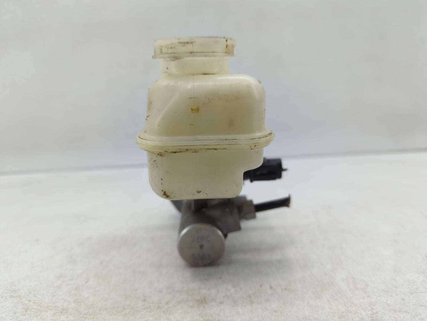 2013-2015 Chevrolet Captiva Sport Brake Master Cylinder 608772 - Oemusedautoparts1.com