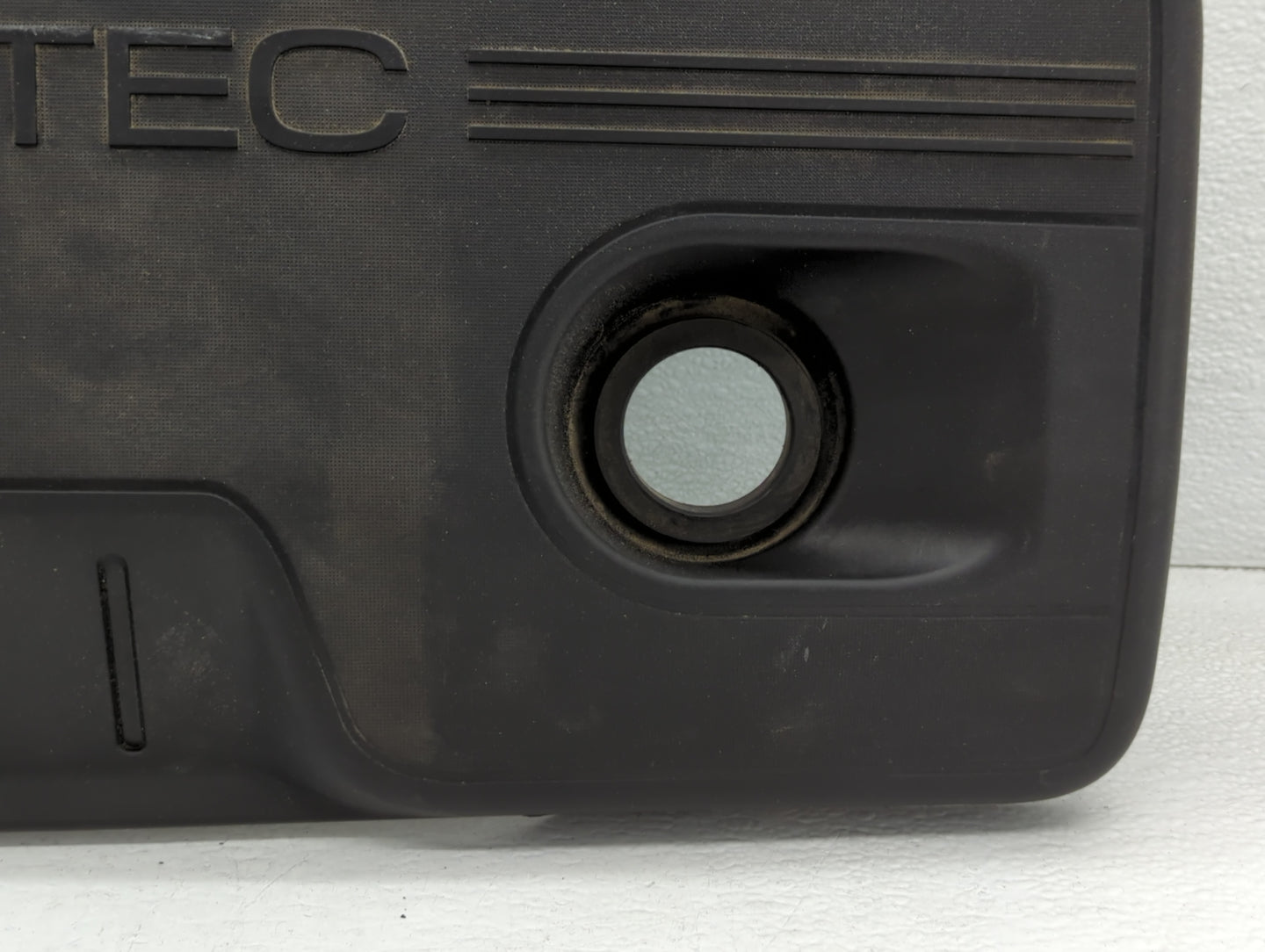 2015 Chevrolet Captiva Sport Engine Cover - Oemusedautoparts1.com