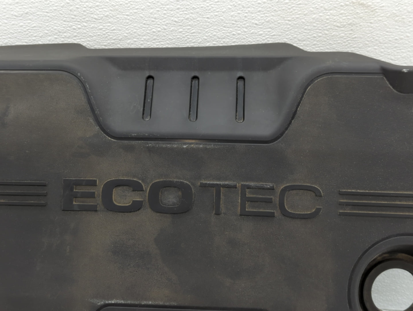 2015 Chevrolet Captiva Sport Engine Cover - Oemusedautoparts1.com