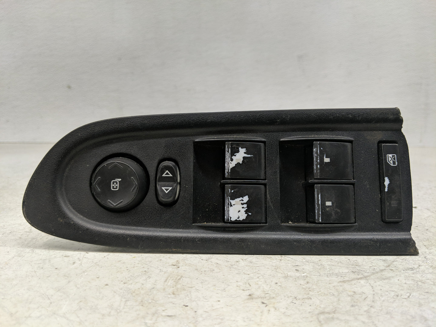 2015 Chevrolet Chevy Master Power Window Switch Replacement Driver Side Left P/N:20945129 Fits OEM Used Auto Parts - Oemused