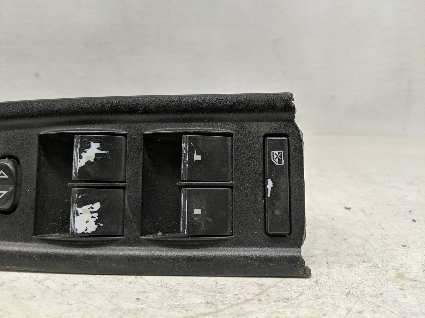 2015 Chevrolet Chevy Master Power Window Switch Replacement Driver Side Left P/N:20945129 Fits OEM Used Auto Parts - Oemused