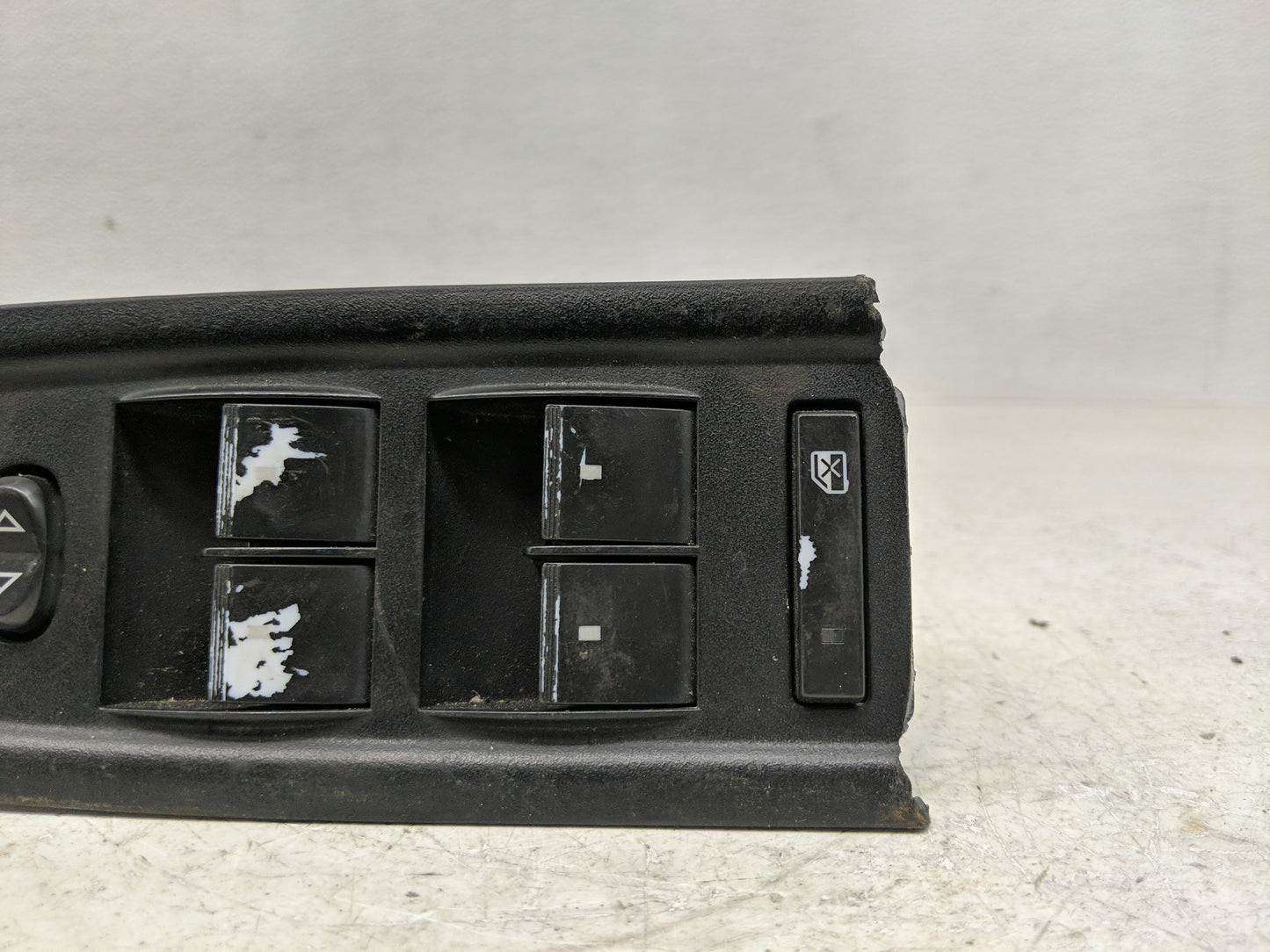 2015 Chevrolet Chevy Master Power Window Switch Replacement Driver Side Left P/N:20945129 Fits OEM Used Auto Parts - Oemused