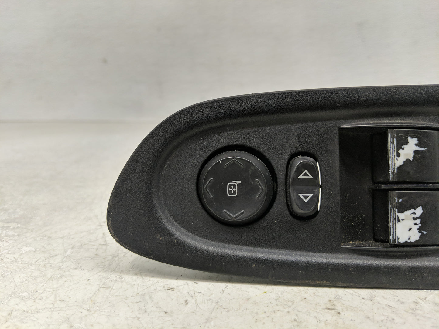 2015 Chevrolet Chevy Master Power Window Switch Replacement Driver Side Left P/N:20945129 Fits OEM Used Auto Parts - Oemused