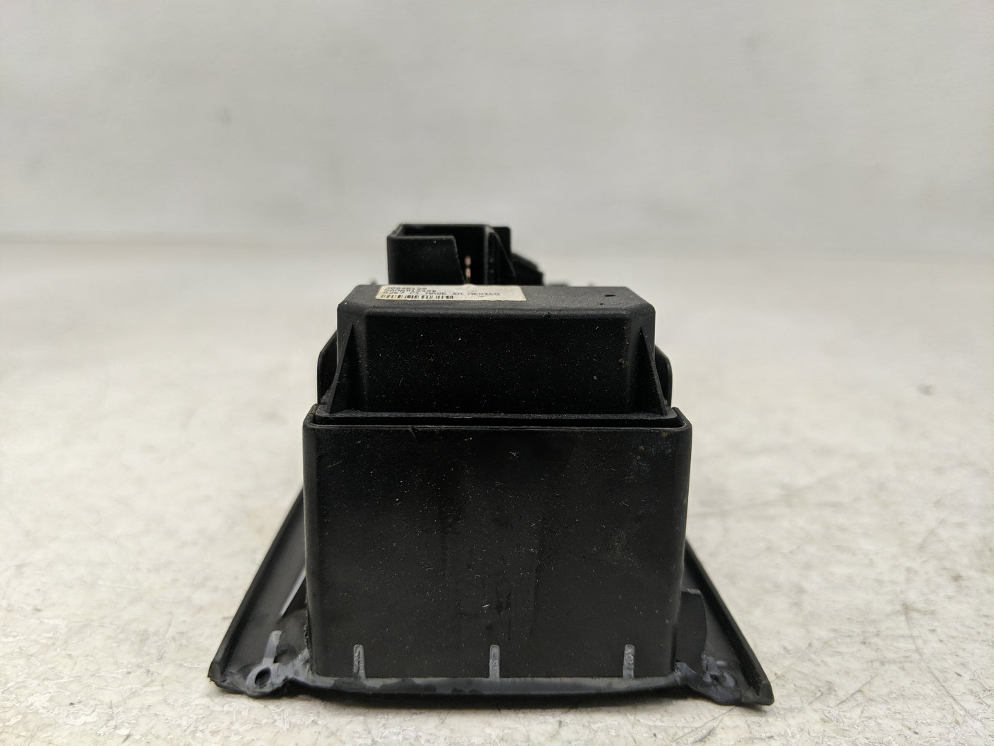 2015 Chevrolet Chevy Master Power Window Switch Replacement Driver Side Left P/N:20945129 Fits OEM Used Auto Parts - Oemused
