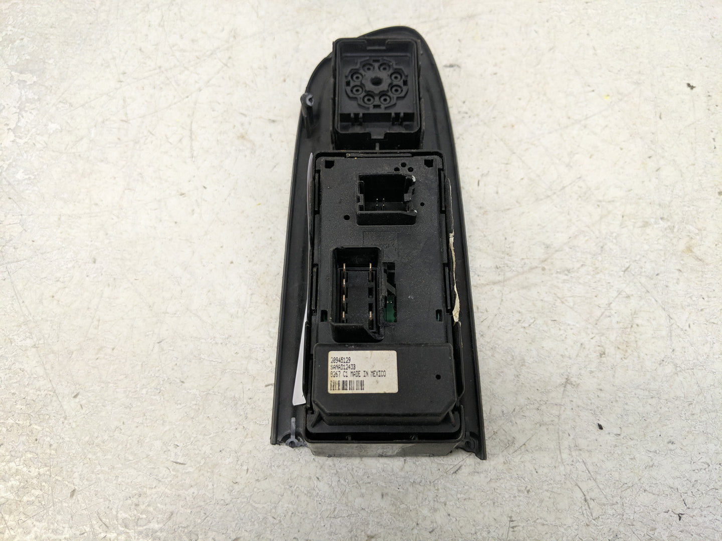 2015 Chevrolet Chevy Master Power Window Switch Replacement Driver Side Left P/N:20945129 Fits OEM Used Auto Parts - Oemused