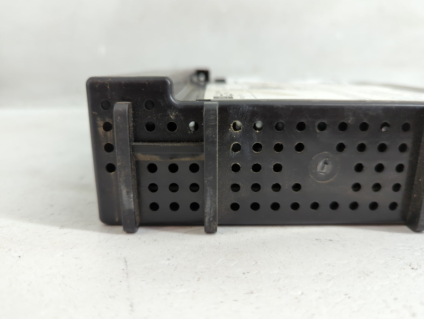 2015 Chevrolet Colorado Radio AM FM Cd Player Receiver Replacement P/N:1359 6614 Fits OEM Used Auto Parts - Oemusedautoparts