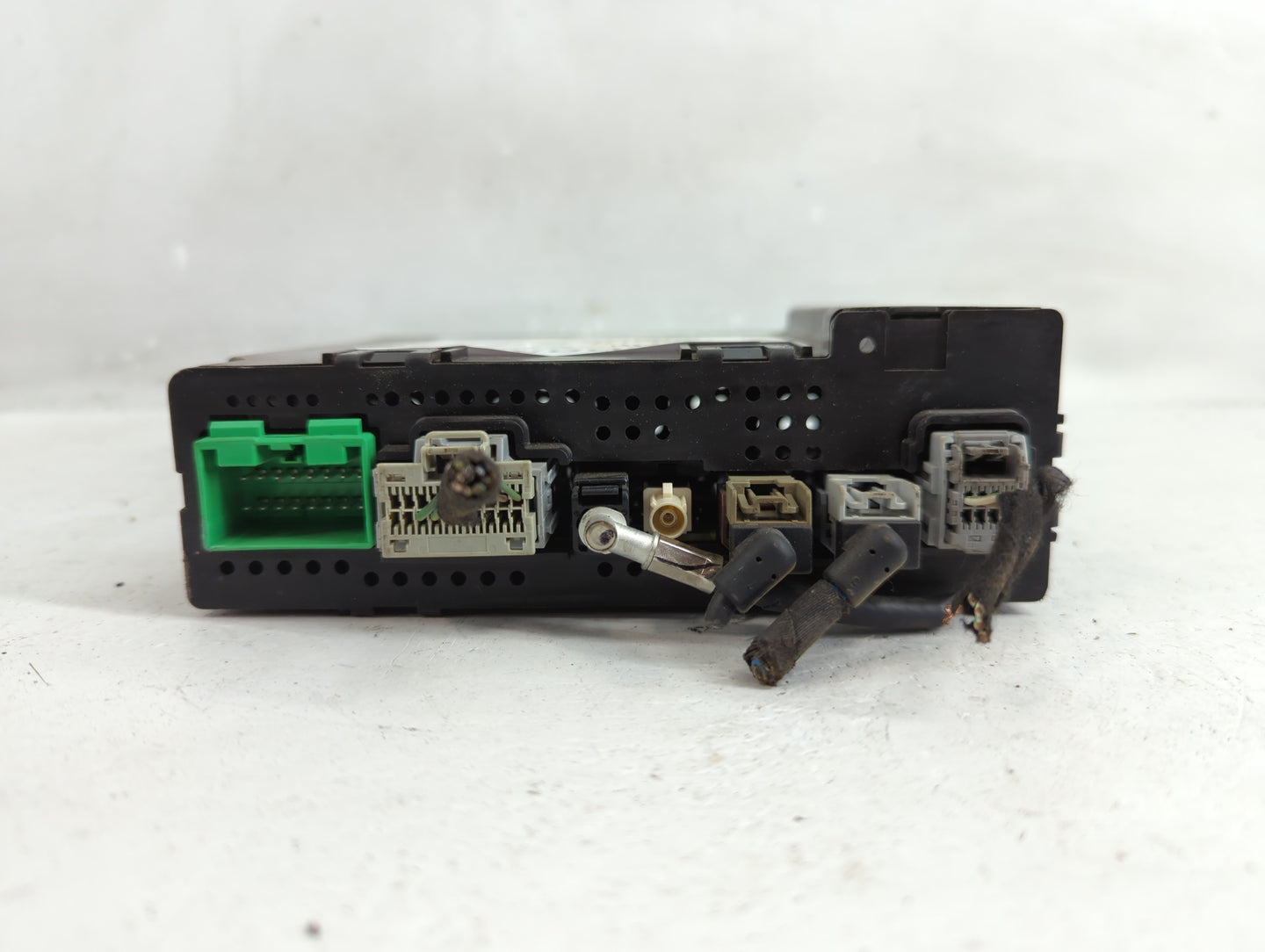 2015 Chevrolet Colorado Radio AM FM Cd Player Receiver Replacement P/N:1359 6614 Fits OEM Used Auto Parts - Oemusedautoparts