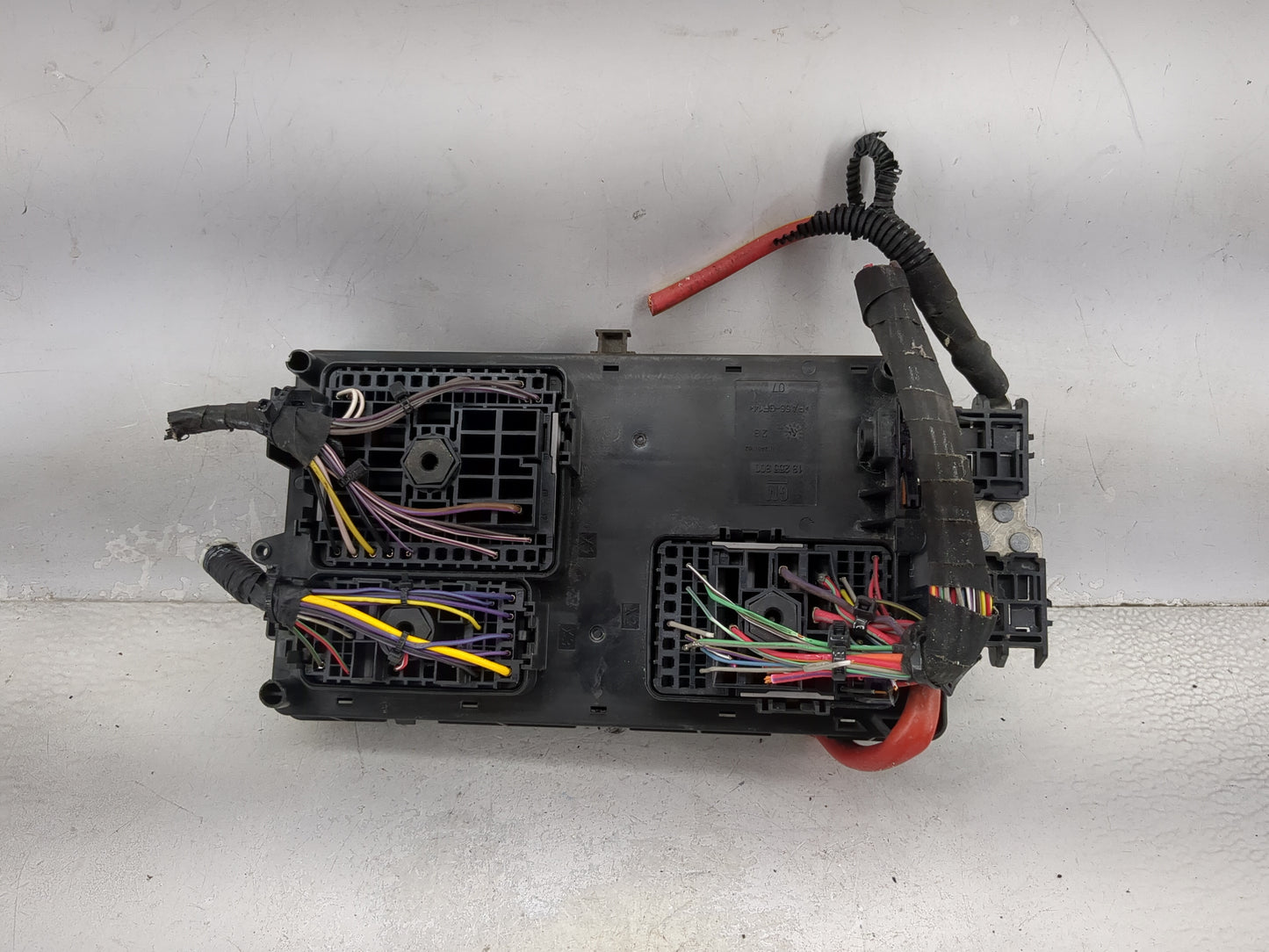 2015-2019 Chevrolet Colorado Fusebox Fuse Box Panel Relay Module P/N:812461952 13308942, 13308941 Fits Fits 2015 2016 2017 2