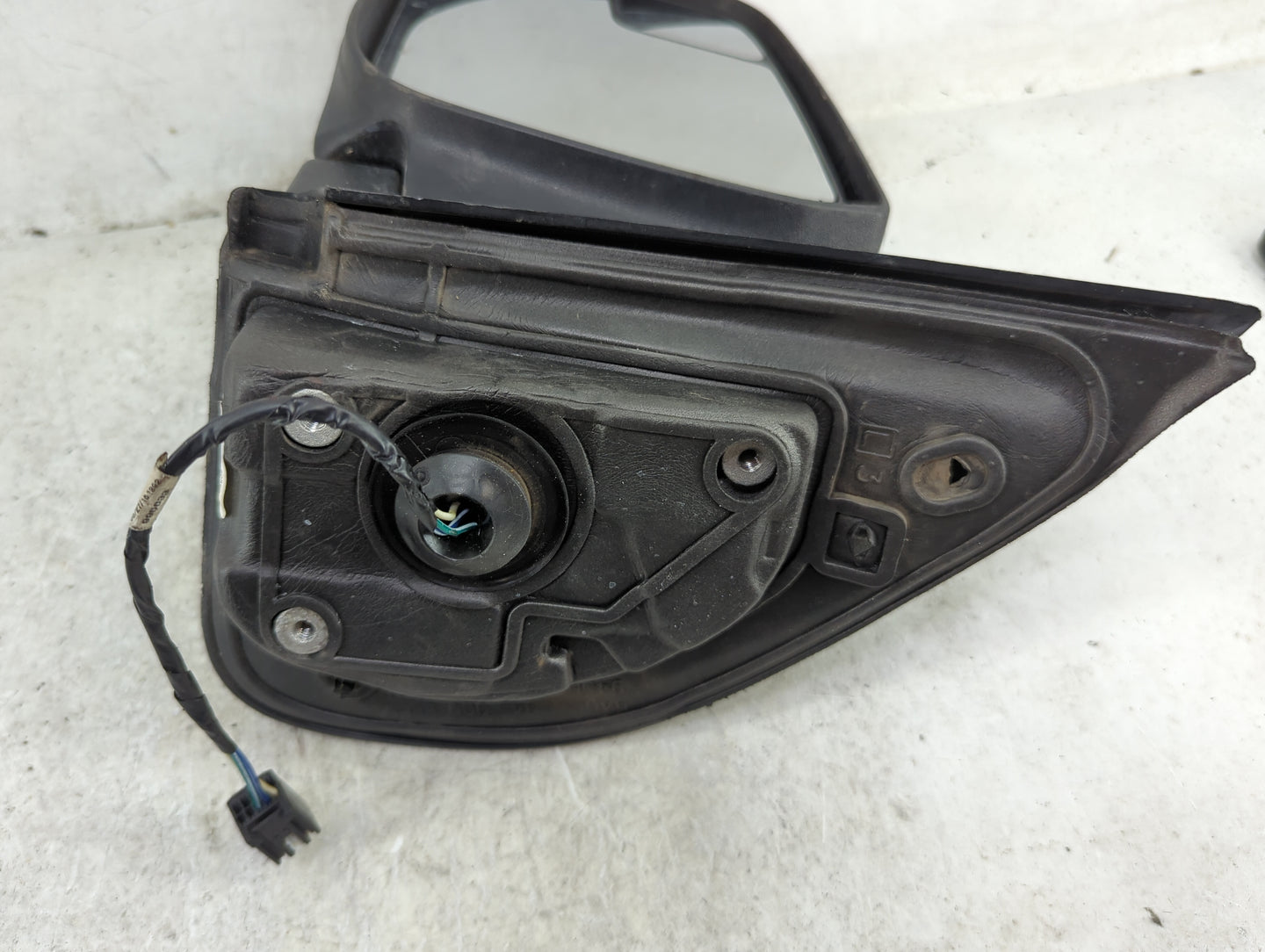 2015-2017 Chevrolet Colorado Driver Side View Mirror - Left Door Mirror OEM Used - Oemusedautoparts1.com